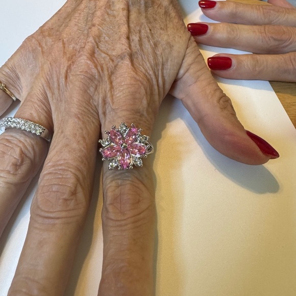 Elegant Pink Floral Ring - Picture 1 of 2